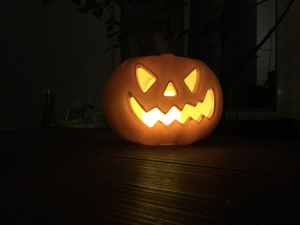 ハロウィンパーティーの飾り付け